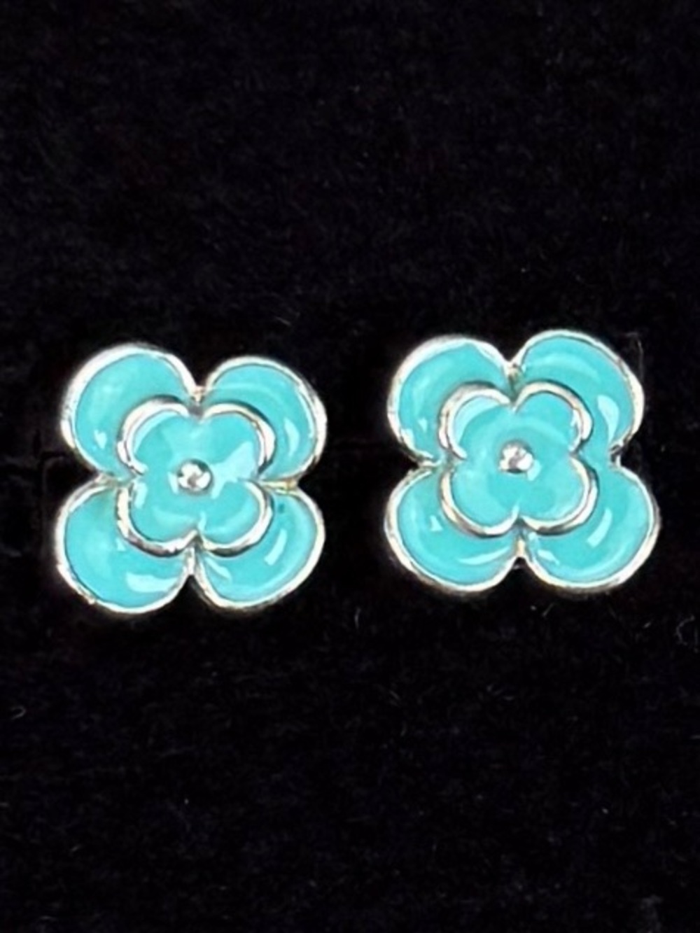 Vintage silvertone, blue enamel flower pierced earrings